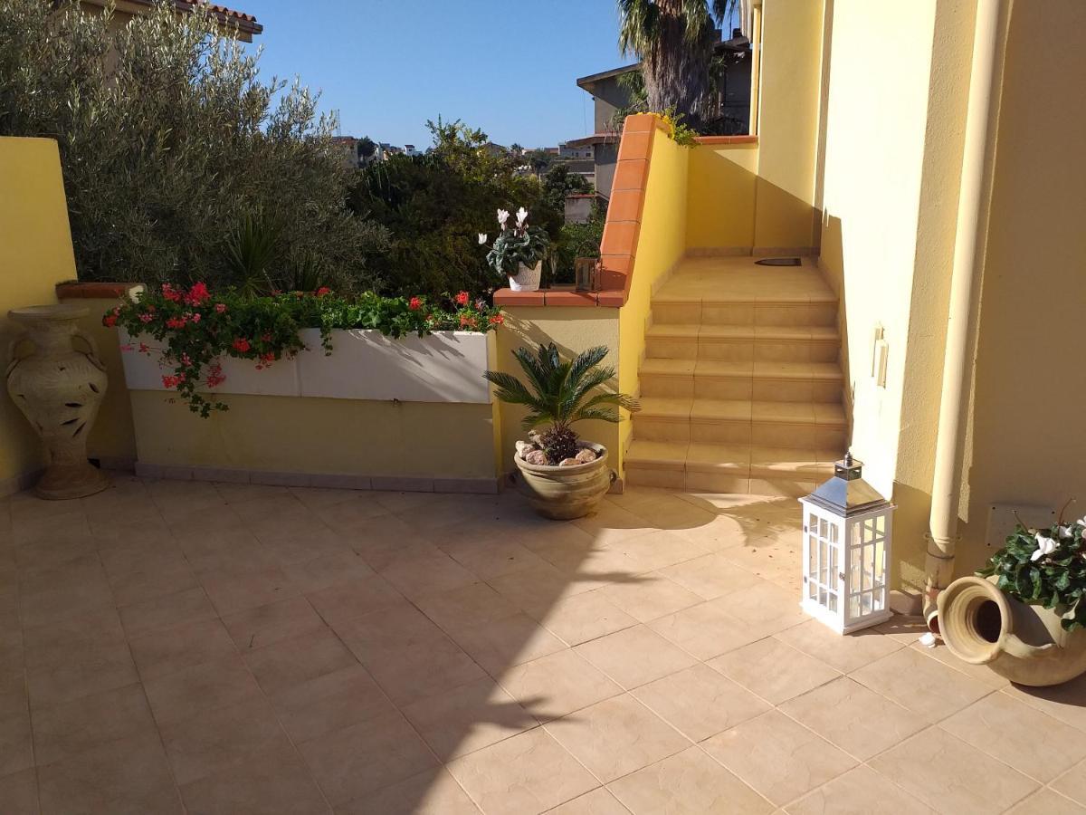Exclusive Use Swimming Pool Available From June To September كالياري المظهر الخارجي الصورة