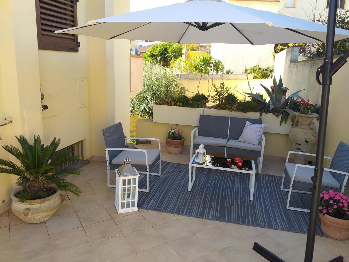 Exclusive Use Swimming Pool Available From June To September كالياري المظهر الخارجي الصورة