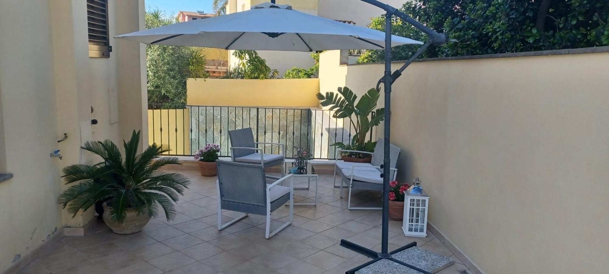 Exclusive Use Swimming Pool Available From June To September كالياري المظهر الخارجي الصورة