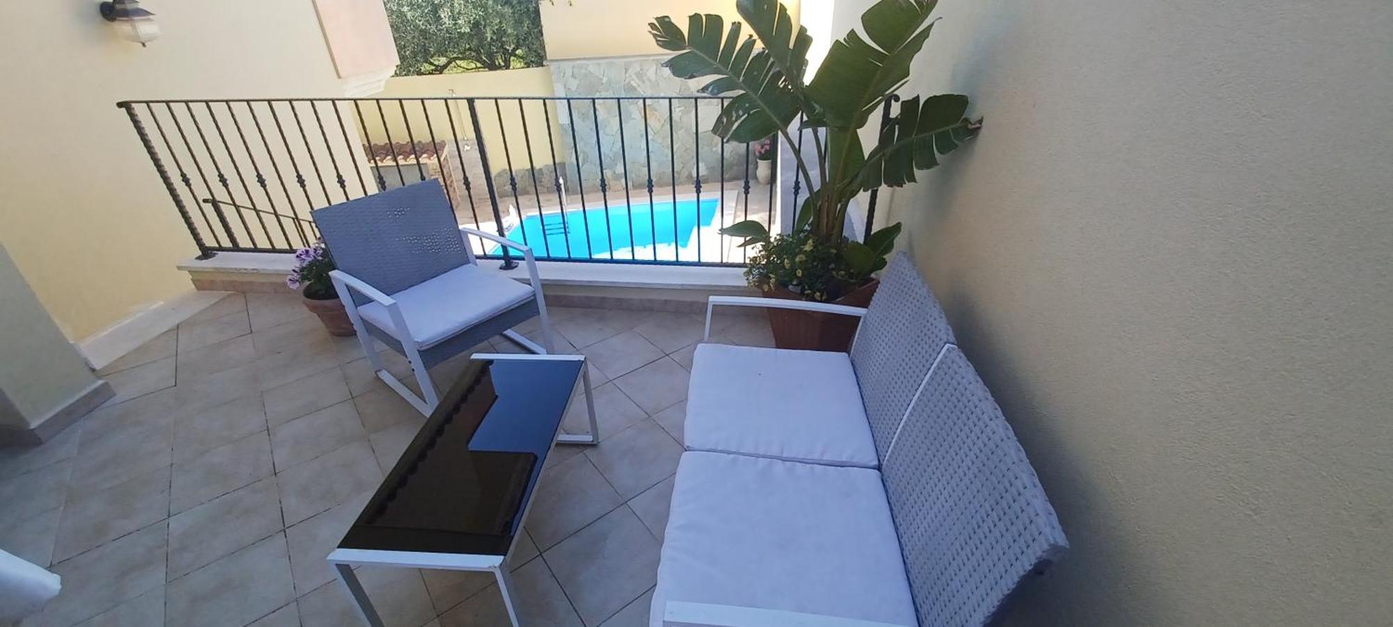Exclusive Use Swimming Pool Available From June To September كالياري المظهر الخارجي الصورة
